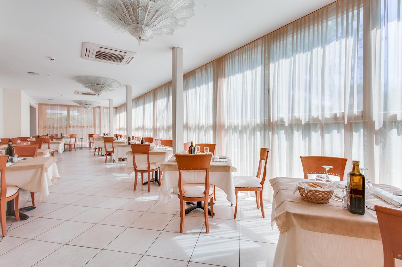 Hotel De La Ville Cesenatico Luaran gambar