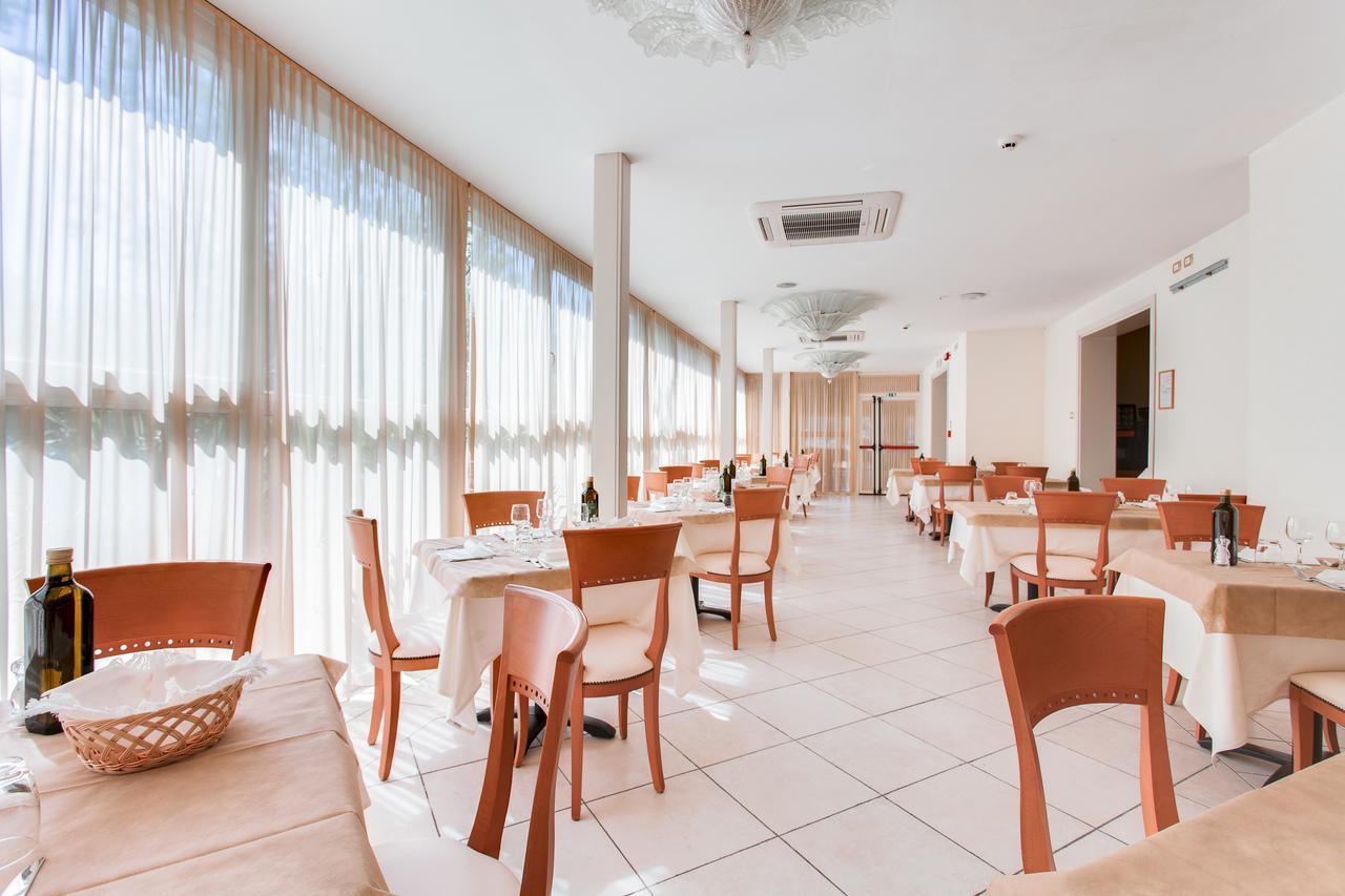 Hotel De La Ville Cesenatico Luaran gambar
