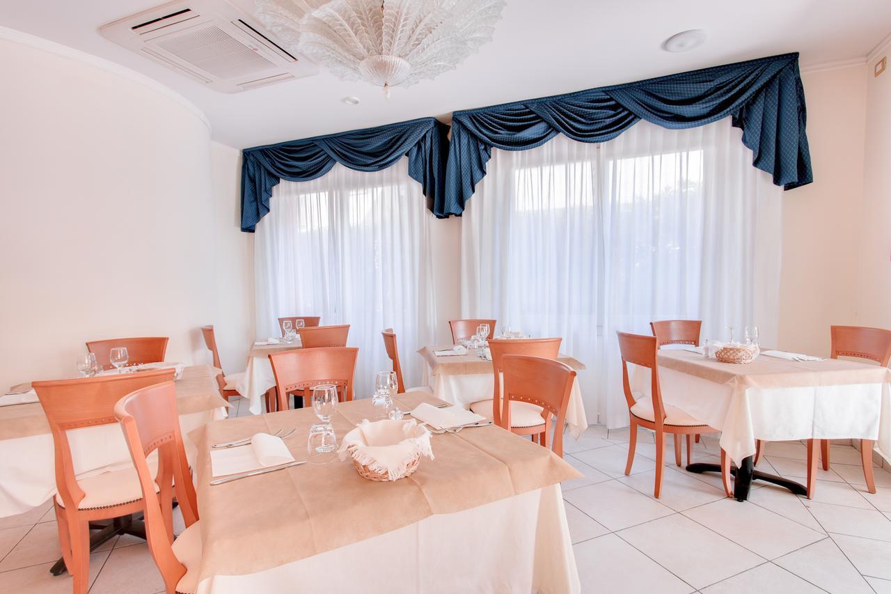 Hotel De La Ville Cesenatico Luaran gambar