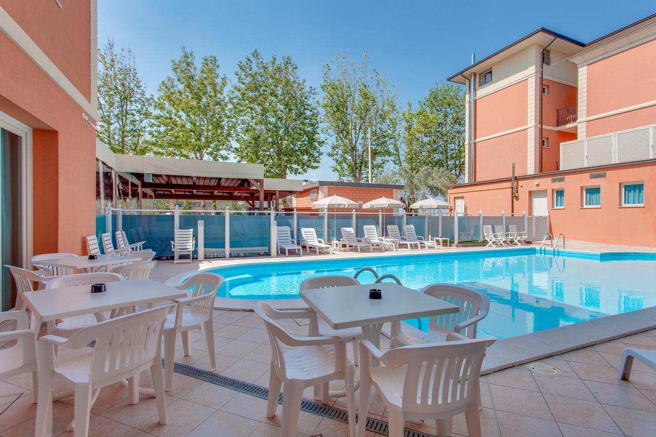 Hotel De La Ville Cesenatico Luaran gambar